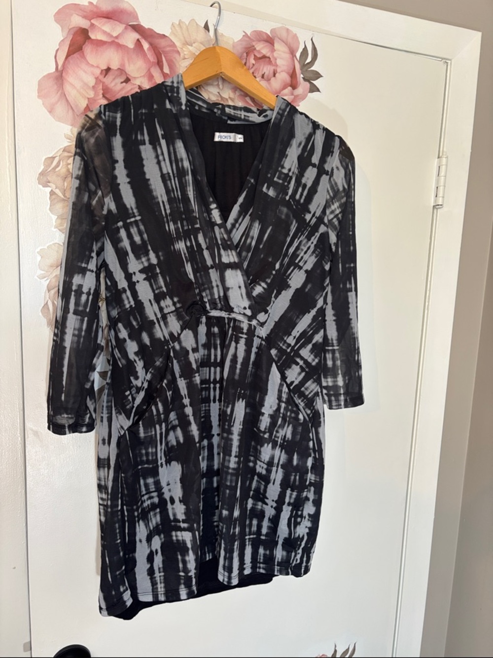 Black & Gray Tie-Dye Wrap shirt
